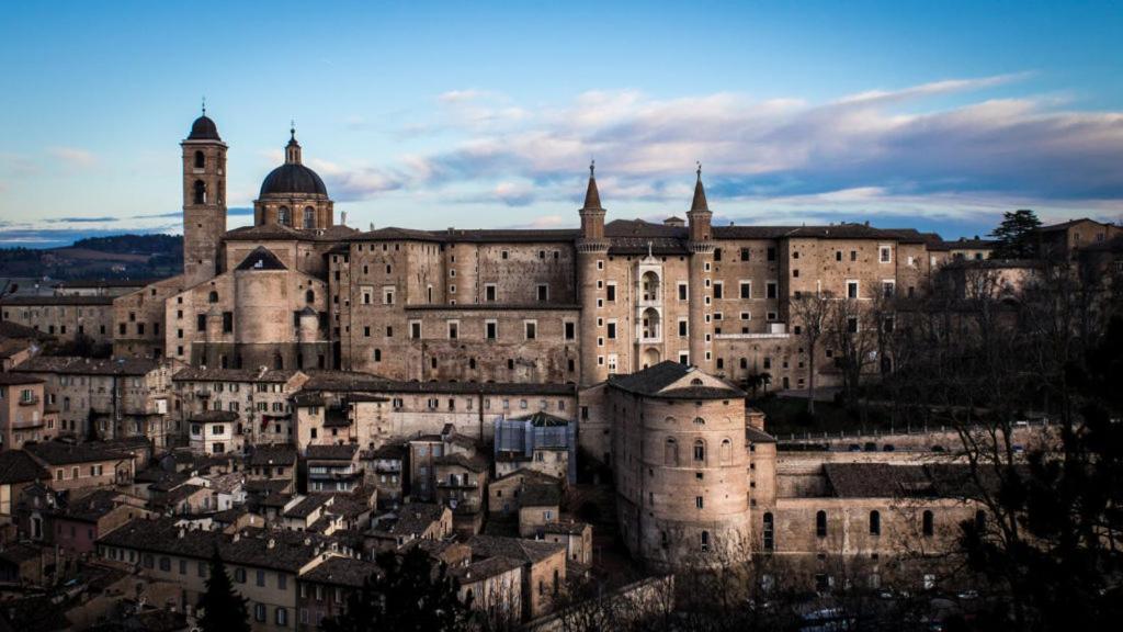 Castello Montegiove Hotel Fano Eksteriør billede